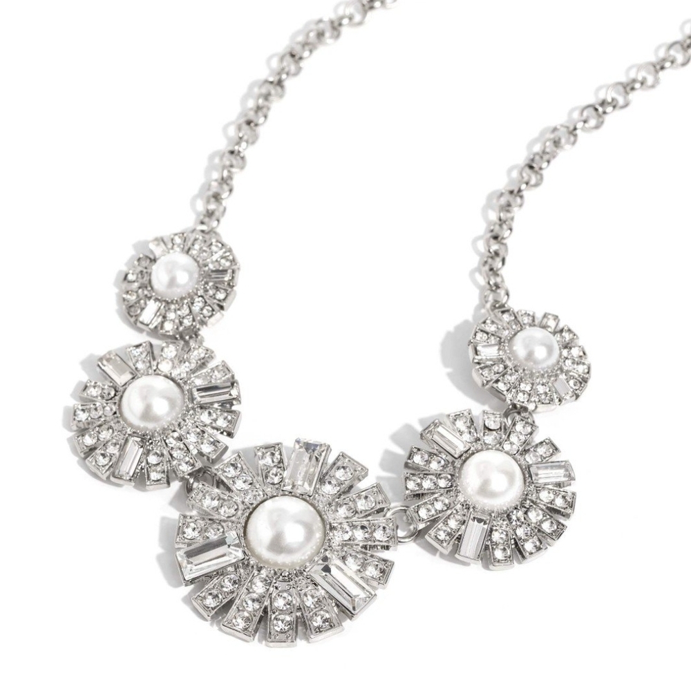 Paparazzi Silver White Necklace Vintage Elegance Gatsby Gallery White Pearls